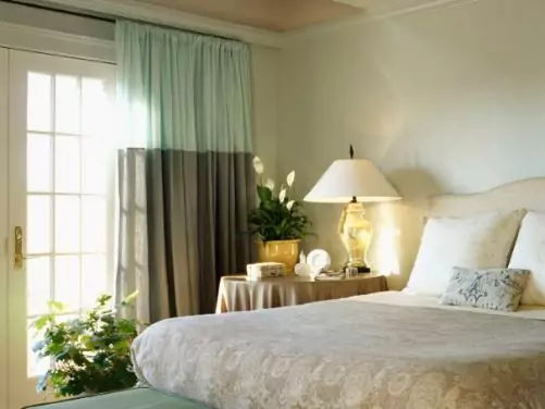 Советы по выбору штор для спальни